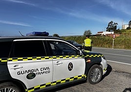 Guardia Civil en un dispositivo de control de tráfico