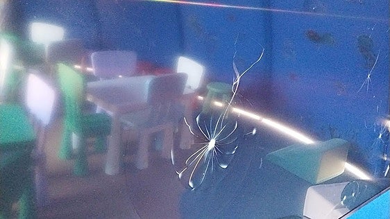 Vandalizan parte de las instalaciones del Patio del Amor en el Hospital Juan Ramón Jiménez de Huelva