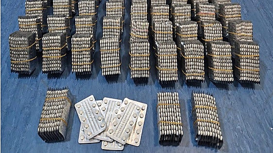 Detenido por transportar más de 11.000 pastillas sin prescripción médica: se trata de antialérgicos que sirven para la síntesis con otras drogas