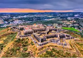 El conjunto fortificado más grande del mundo se encuentra a poco más de una hora de la provincia de Huelva