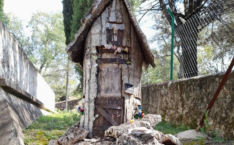 Imagen principal - En este pueblo de Huelva puedes visitar la casa del Ratoncito Pérez: se encuentra en plena Sierra de Aracena