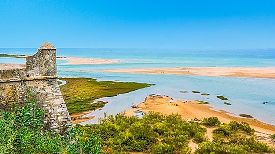El pequeño pueblo portugués que se encuentra al lado de Huelva y tiene la mejor playa del Algarve según The Telegraph