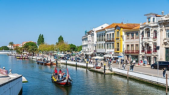 La pequeña Venecia de Portugal que está más cerca de Huelva de lo que imaginas: puedes pasear en góndola por sus canales
