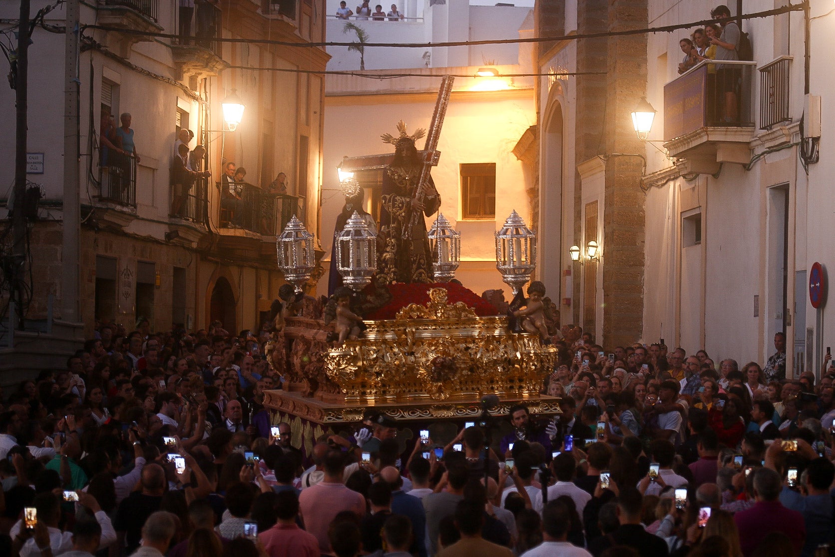 Fotos: las imágenes de los traslados de la Magna de Cádiz