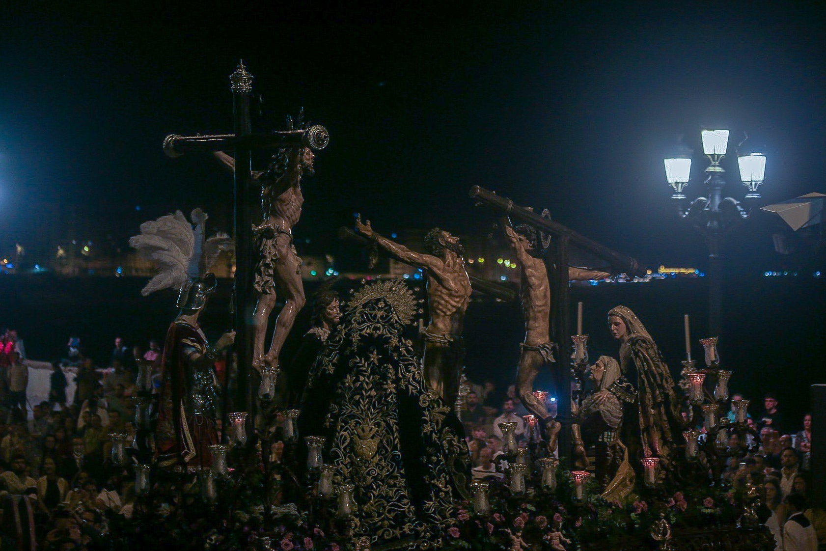 Fotos: las imágenes de los traslados de la Magna de Cádiz