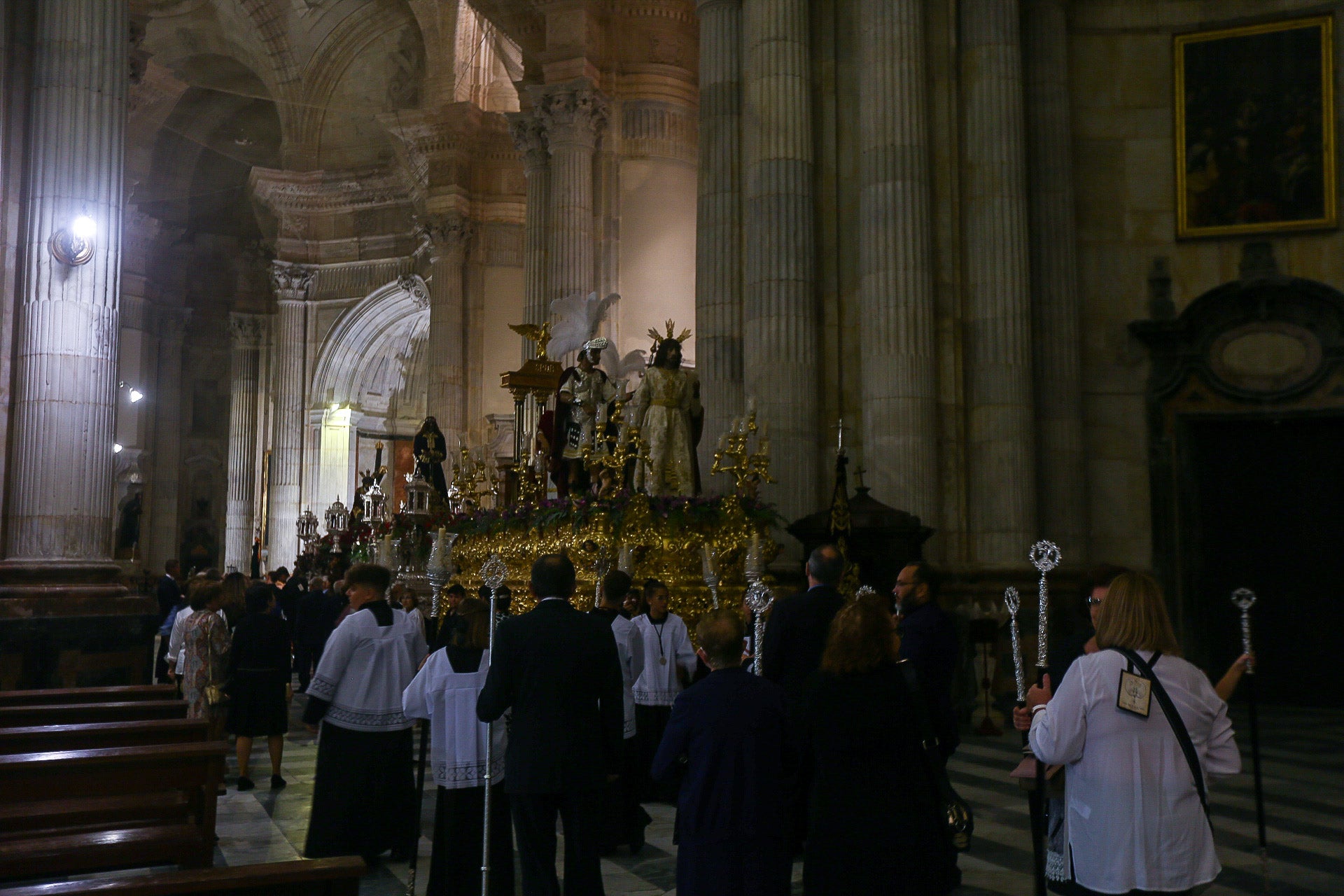 Fotos: las imágenes de los traslados de la Magna de Cádiz