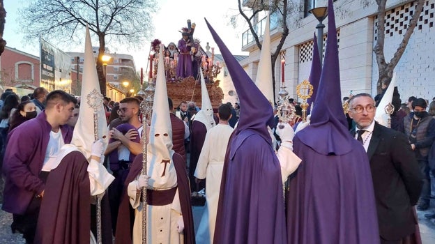 La Entrega, a su paso por calle Santo Domingo