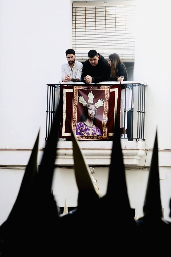 Fotos: el estreno procesional del Nazareno de la Obediencia de Cádiz