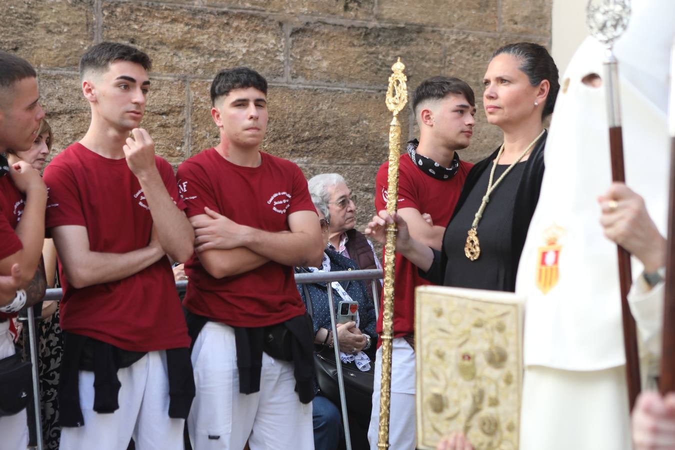 Fotos: el estreno procesional del Nazareno de la Obediencia de Cádiz