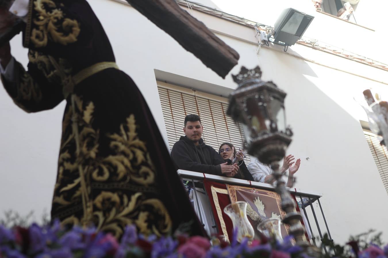 Fotos: el estreno procesional del Nazareno de la Obediencia de Cádiz