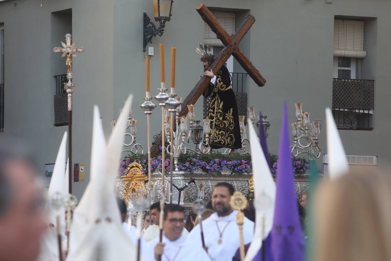 Fotos: el estreno procesional del Nazareno de la Obediencia de Cádiz