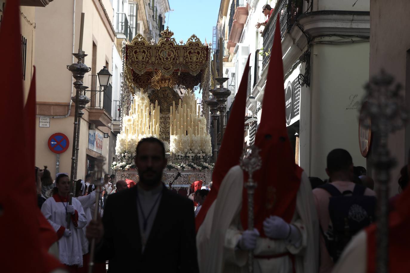 Fotos: Las Penas y su andar por las calles de Cádiz en este Domingo de Ramos