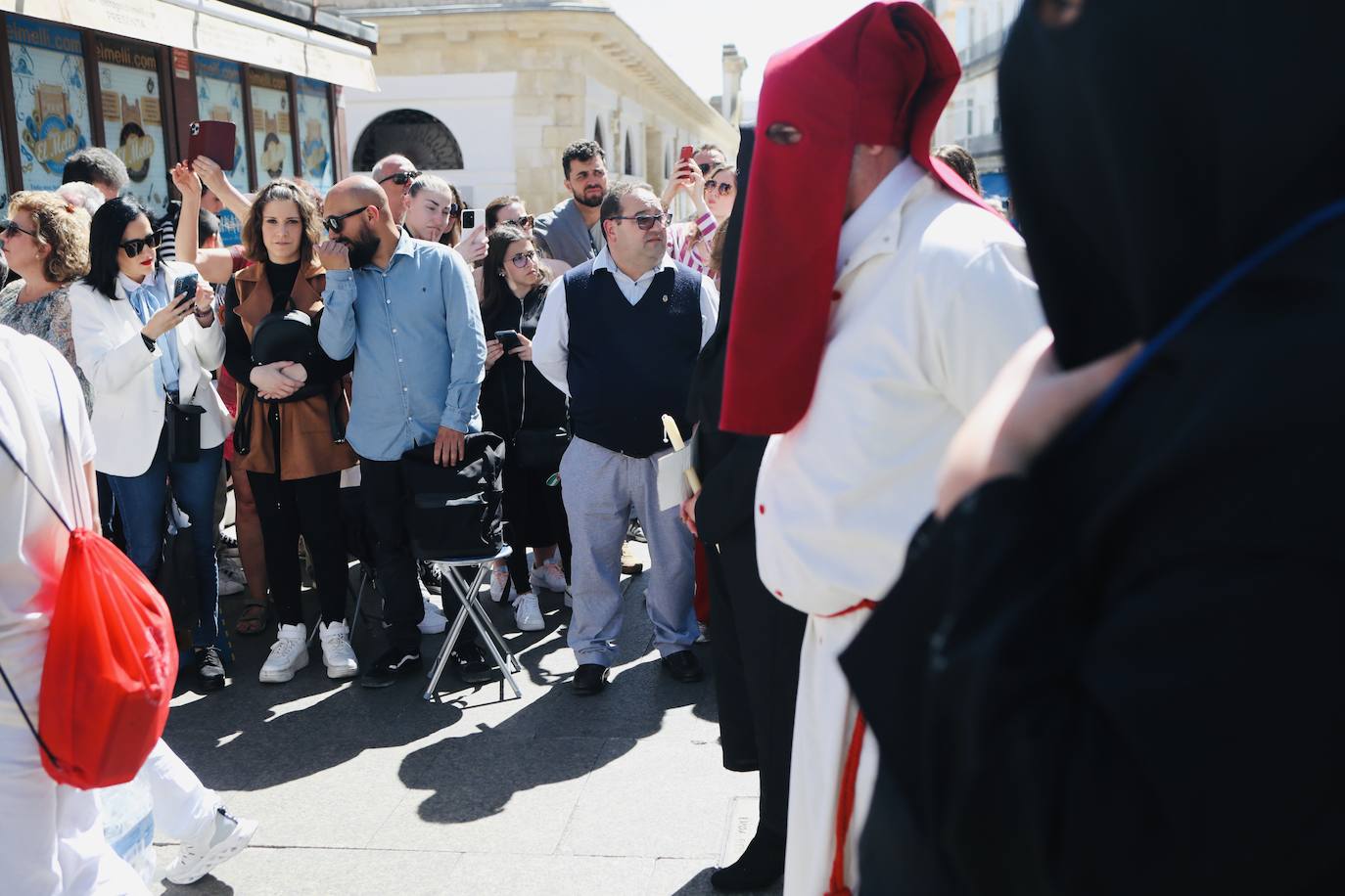 Fotos: Las Penas y su andar por las calles de Cádiz en este Domingo de Ramos
