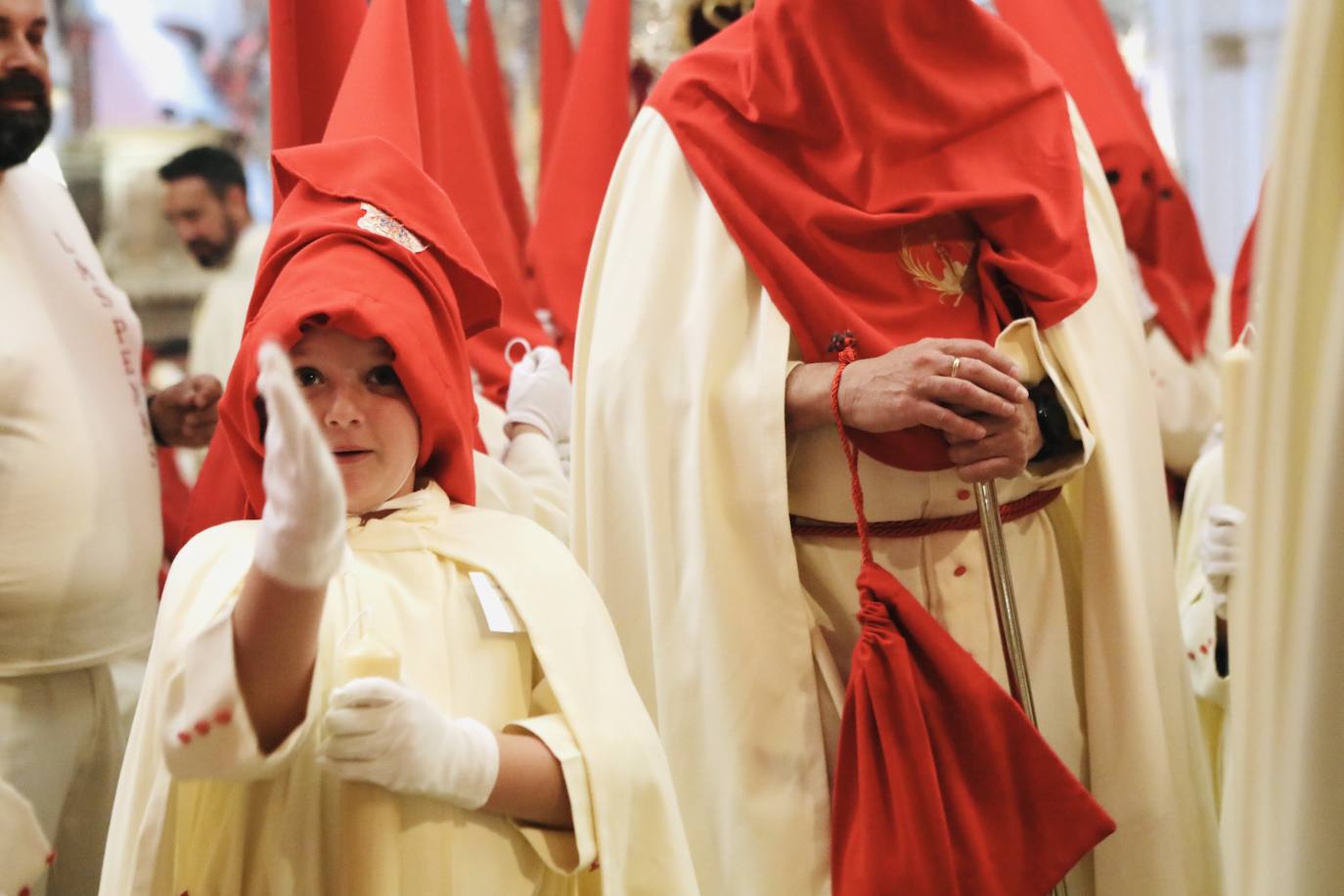 Fotos: Las Penas y su andar por las calles de Cádiz en este Domingo de Ramos