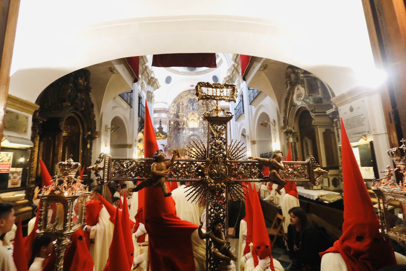 Fotos: Las Penas y su andar por las calles de Cádiz en este Domingo de Ramos