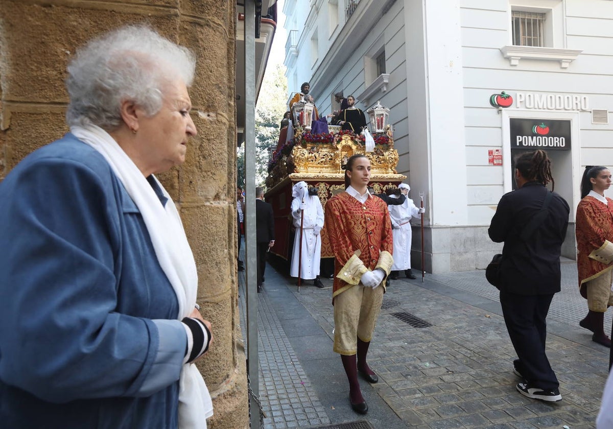 Fotos: La Sagrada Cena en su desfile del Domingo de Ramos en Cádiz