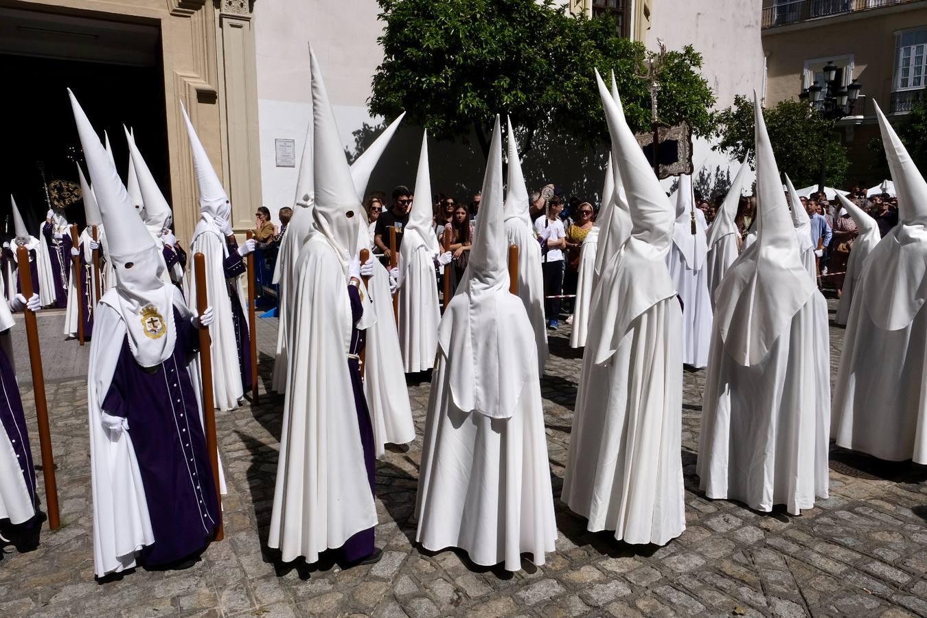 Fotos: El Nazareno del Amor recorre las calles de Cádiz