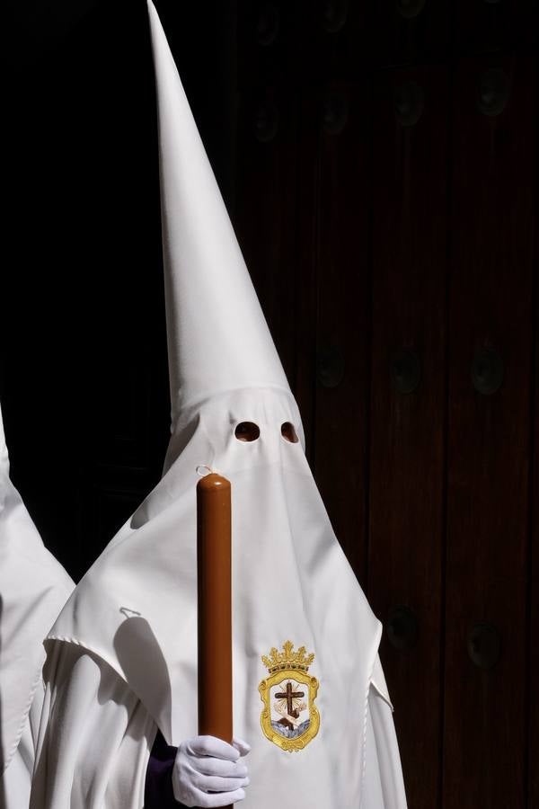 Fotos: El Nazareno del Amor recorre las calles de Cádiz