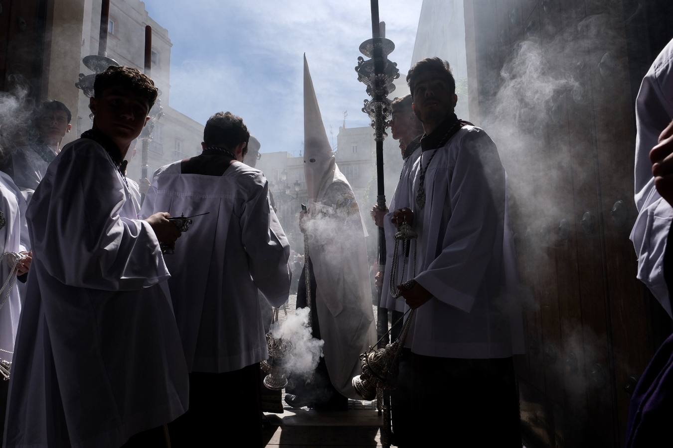 Fotos: El Nazareno del Amor recorre las calles de Cádiz