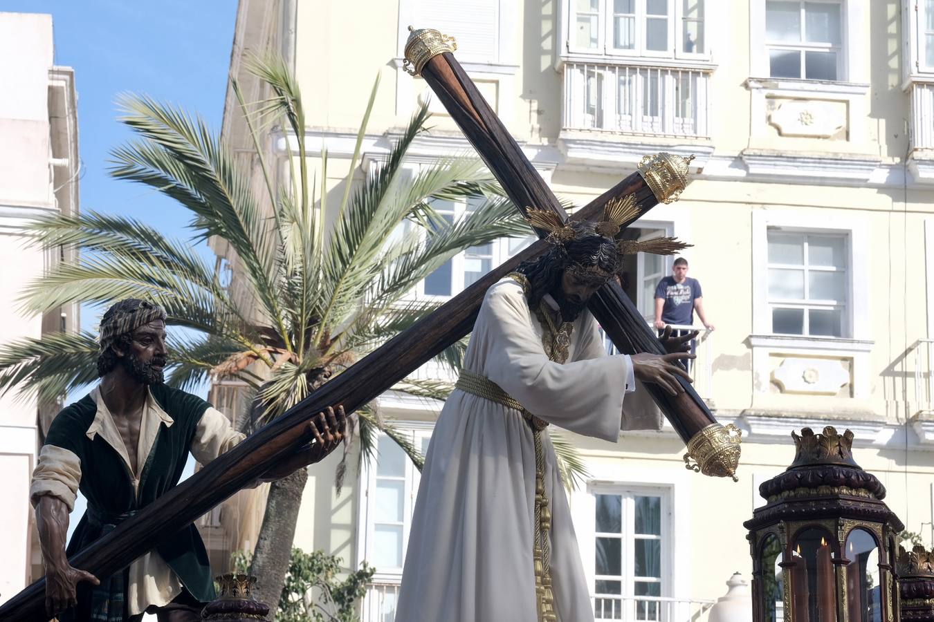 Fotos: El Nazareno del Amor recorre las calles de Cádiz