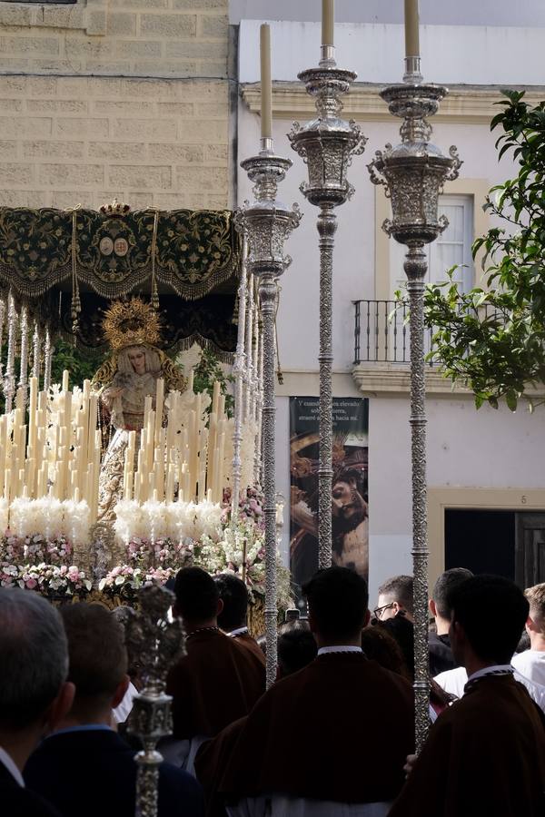 Fotos: El Nazareno del Amor recorre las calles de Cádiz