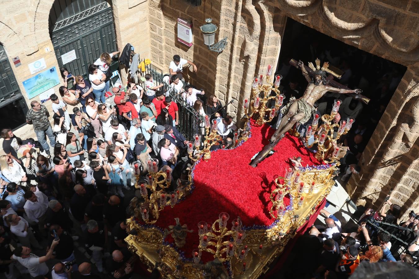 FOTOS: La Palma, en el Lunes Santo de Cádiz