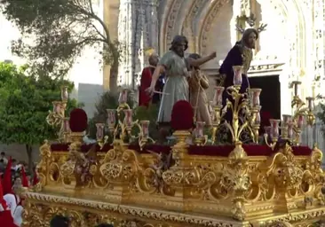 El olivo de El Prendi se parte tras una chicotá a la salida de su templo en Jerez