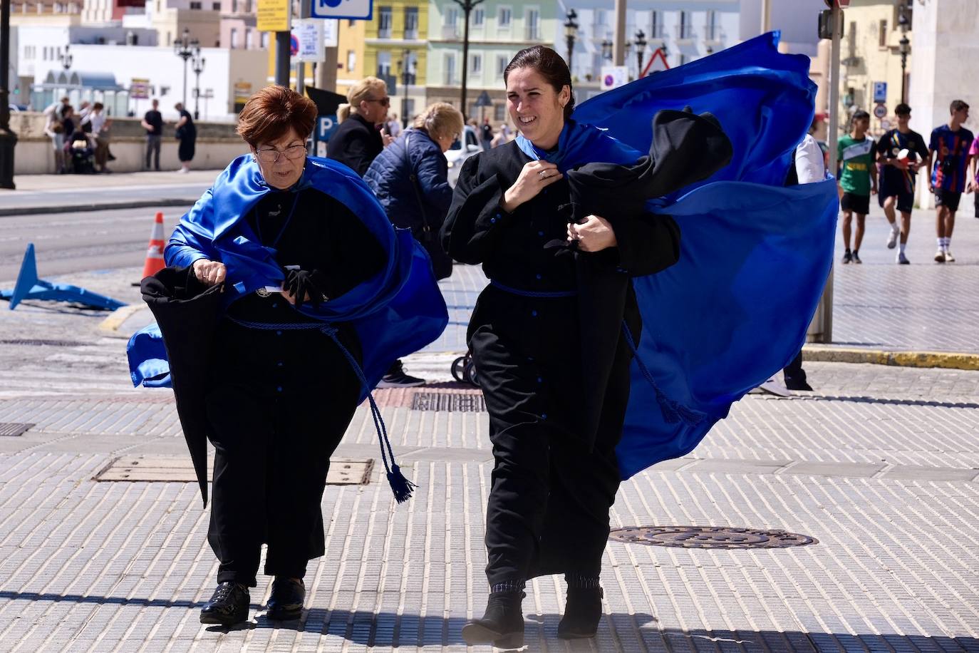 Fotos: Las Aguas, el Miércoles Santo en Cádiz