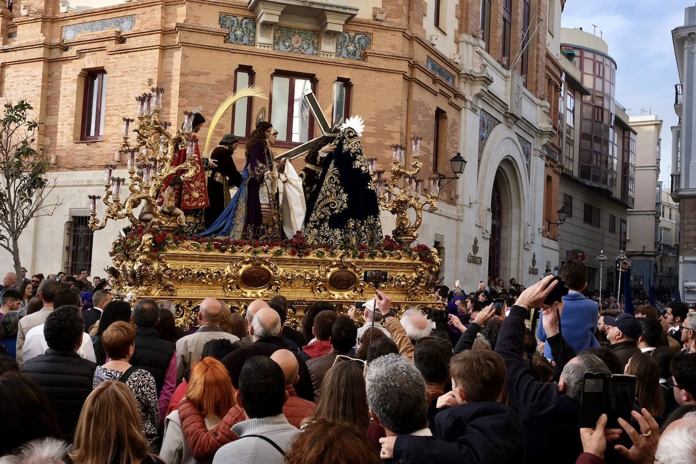 Fotos: Afligidos, el Jueves Santo en Cádiz