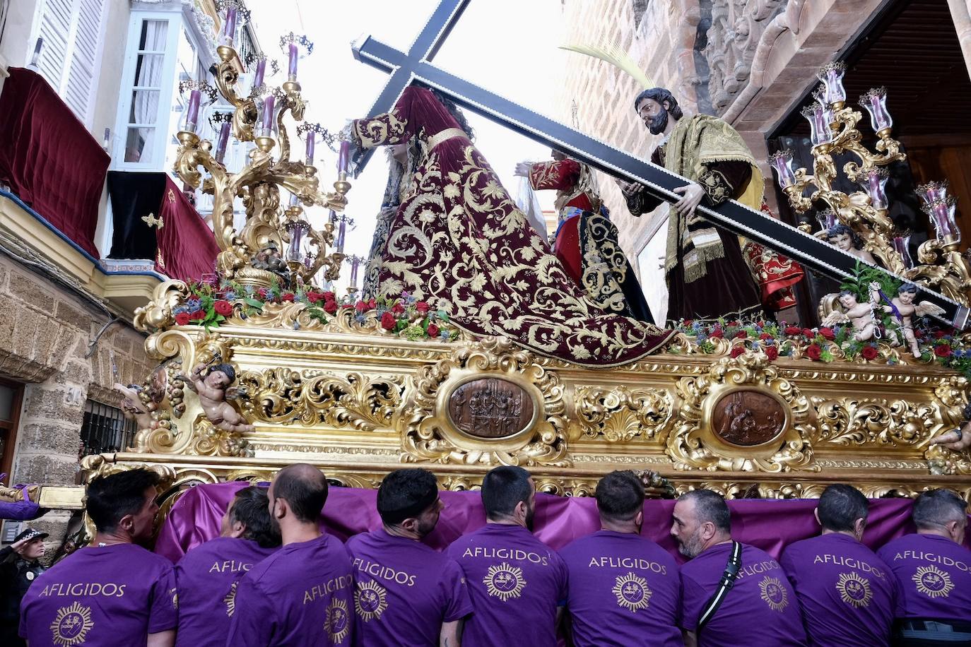 Fotos: Afligidos, el Jueves Santo en Cádiz
