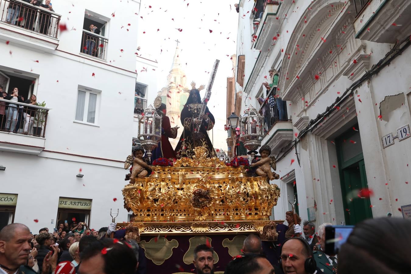 Fotos: Nazareno, el Jueves Santo en Cádiz