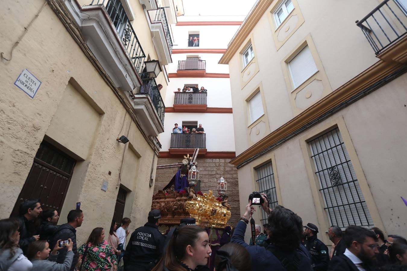 Fotos: Nazareno, el Jueves Santo en Cádiz