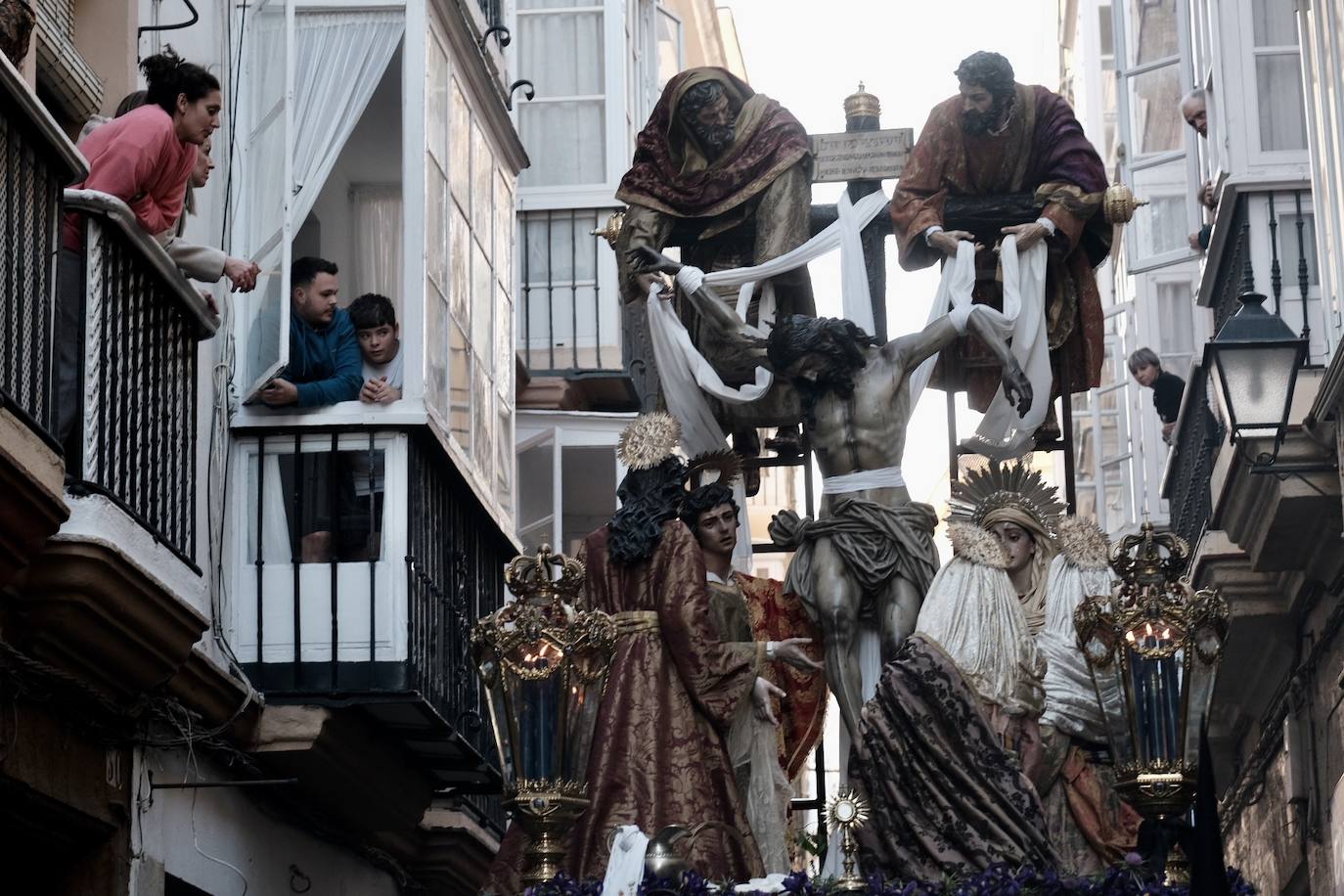 Fotos: Descendimiento, el Viernes Santo en Cádiz