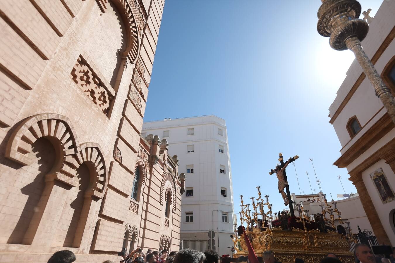 Fotos: Expiración recorre las calles de Cádiz el Viernes Santo