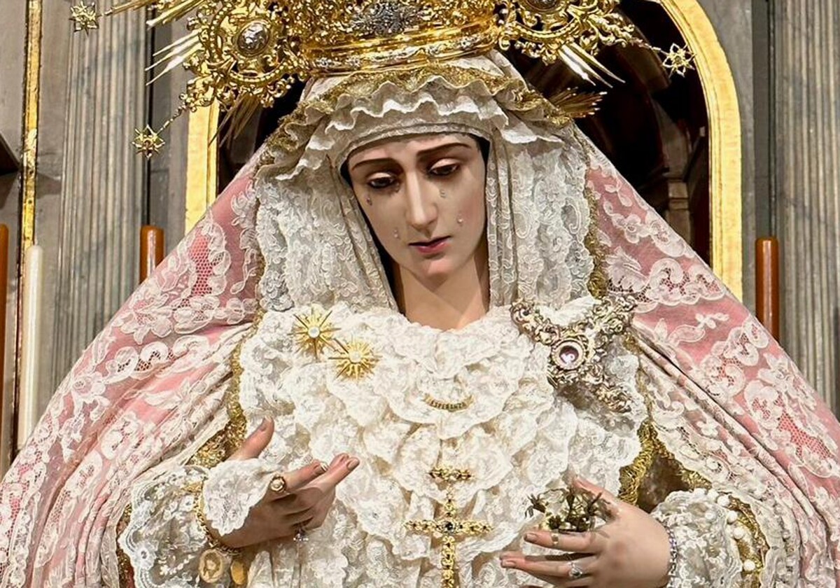 Roban varias joyas de la Virgen de la Esperanza del Nazareno del Amor