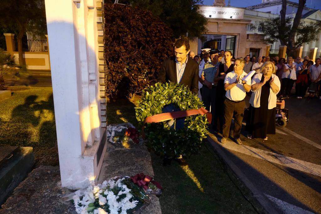 Fotos: Acto homenaje a las víctimas de la Explosión de Cádiz en su 76 aniversario