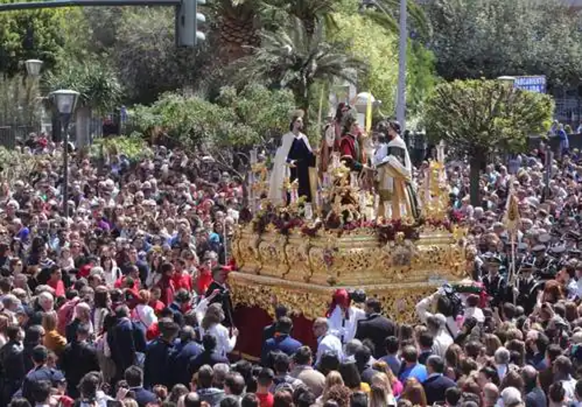 La Borriquita en su salida del Domingo de Ramos