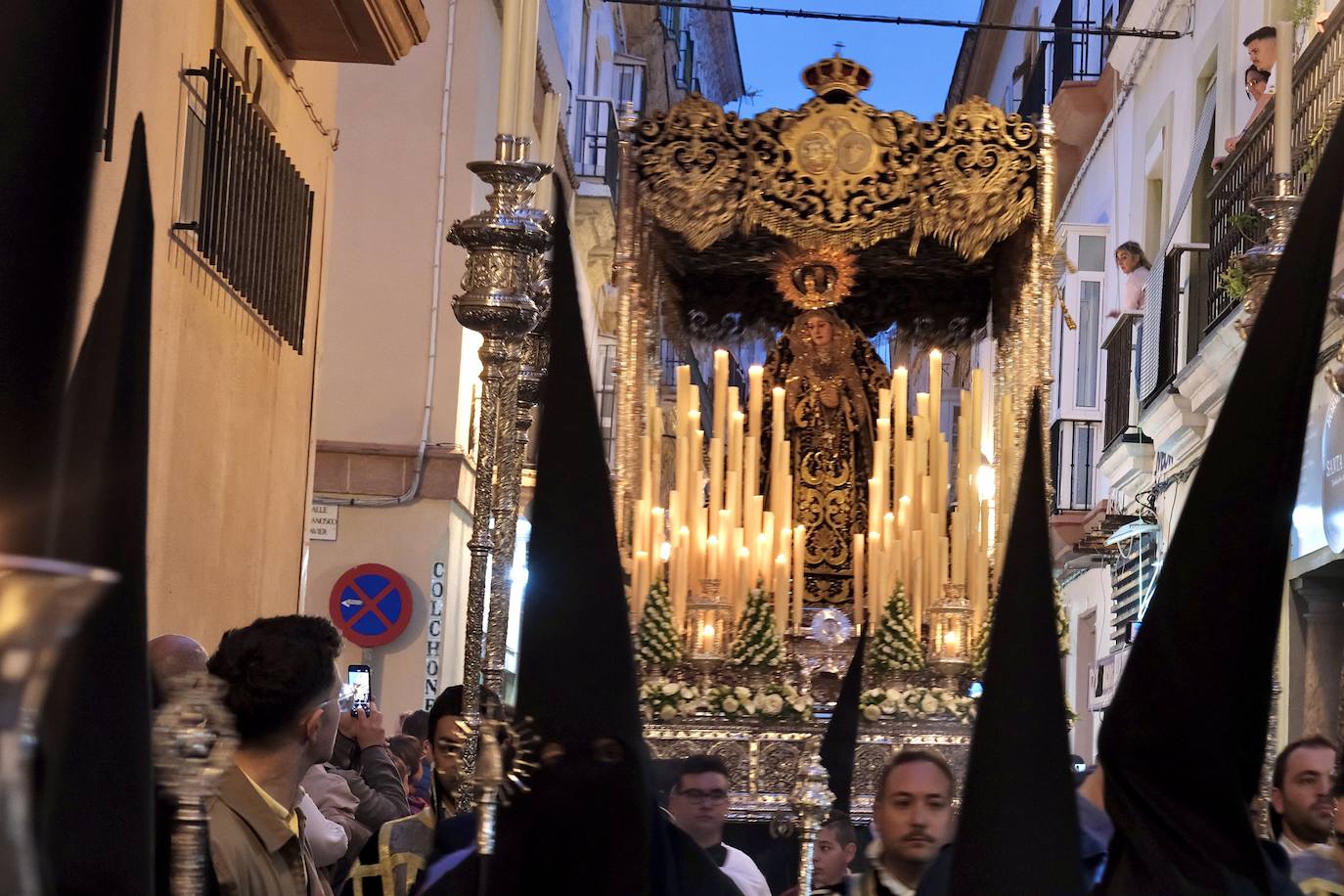 Fotos: Servitas en el Viernes de Dolores de la Semana Santa de Cádiz 2024