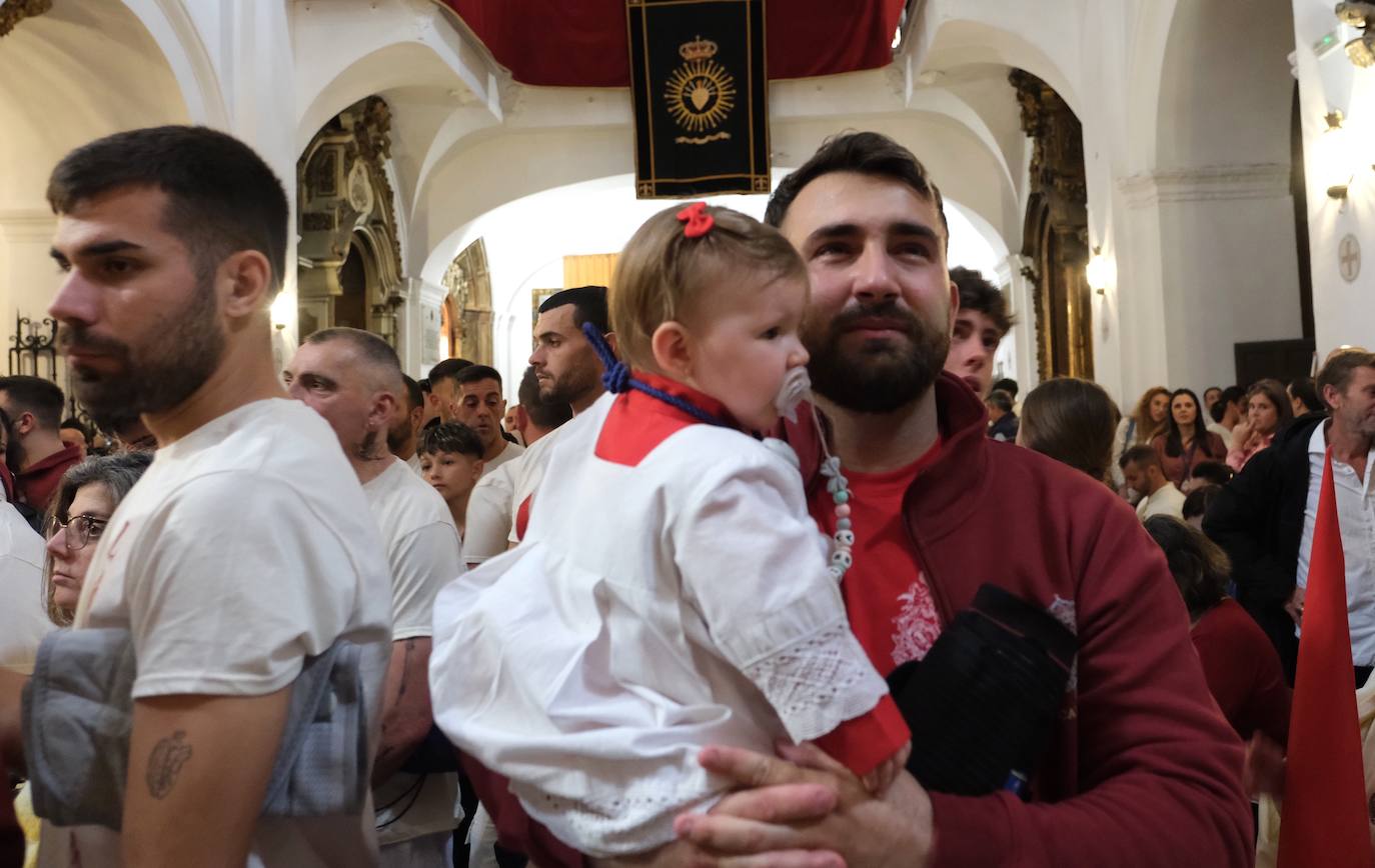 Fotos: Las Penas y el desconsuelo el Domingo de Ramos en Cádiz