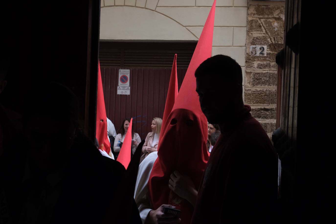 Fotos: Las Penas y el desconsuelo el Domingo de Ramos en Cádiz