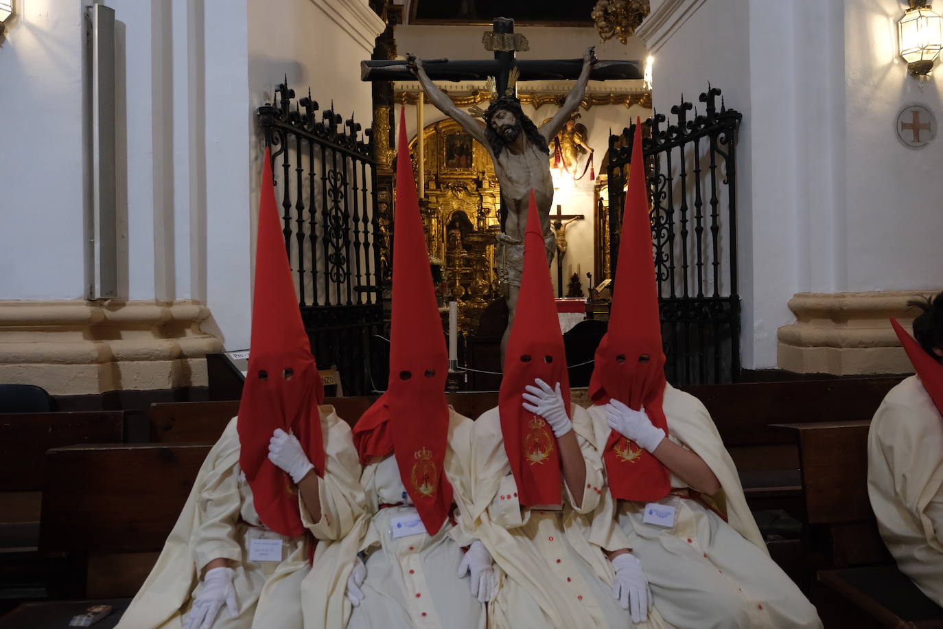 Fotos: Las Penas y el desconsuelo el Domingo de Ramos en Cádiz