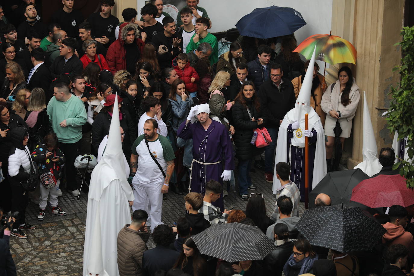 El Nazareno del Amor en el Lunes Santo en la Semana Santa de Cádiz 2024