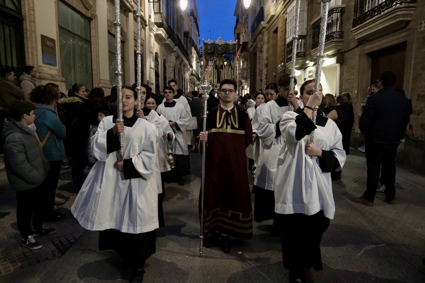 Fotos: Ecce-Homo en el Martes Santo de la Semana Santa de Cádiz