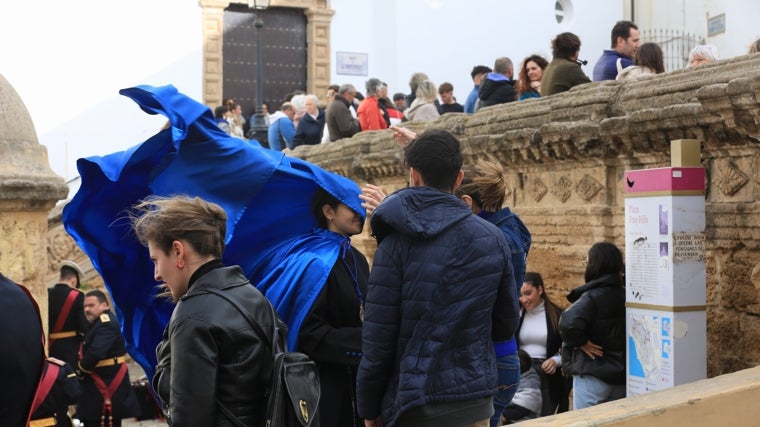 Crónica del Miércoles Santo 2024 en Cádiz: Ganas de cofradías en otra jornada a medias