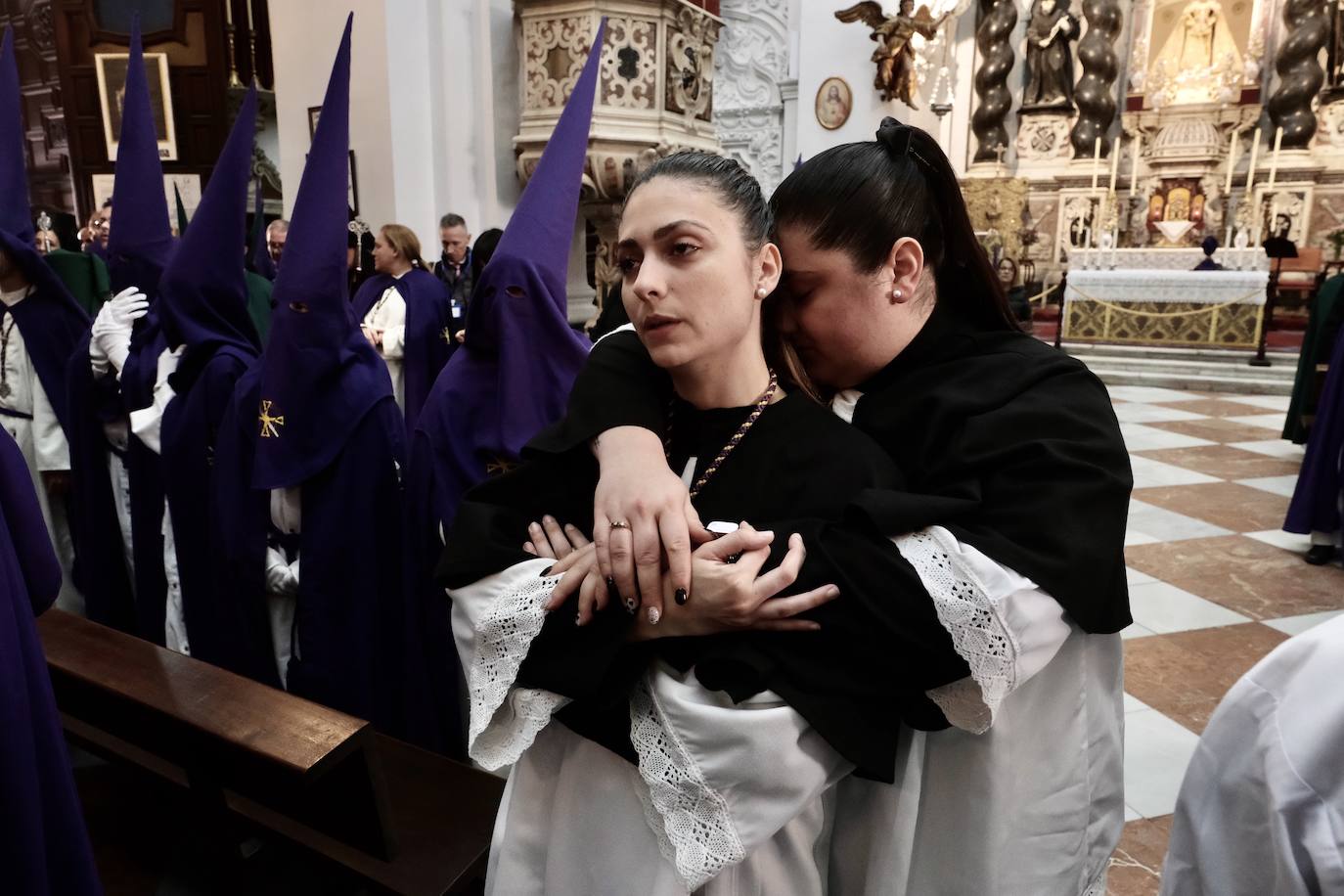 Fotos: Cigarreras decide suspender la estación de penitencia y se queda en Santo Domingo