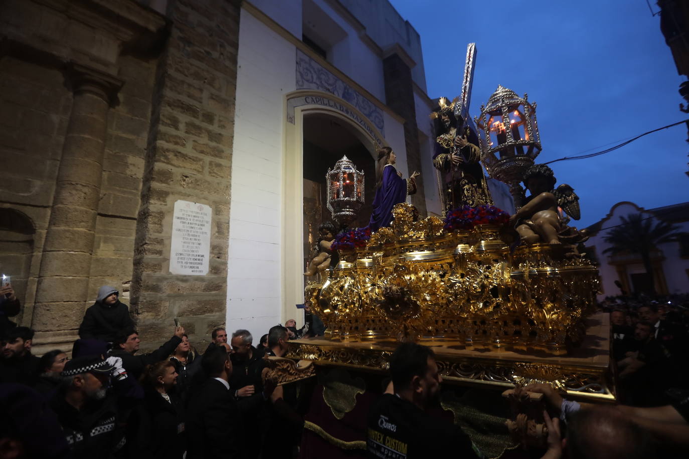 Fotos: El Nazareno en Jueves Santo en Cádiz en la Semana Santa 2024