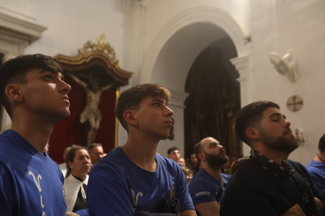 Fotos: Viernes Santo pasado por agua en Cádiz