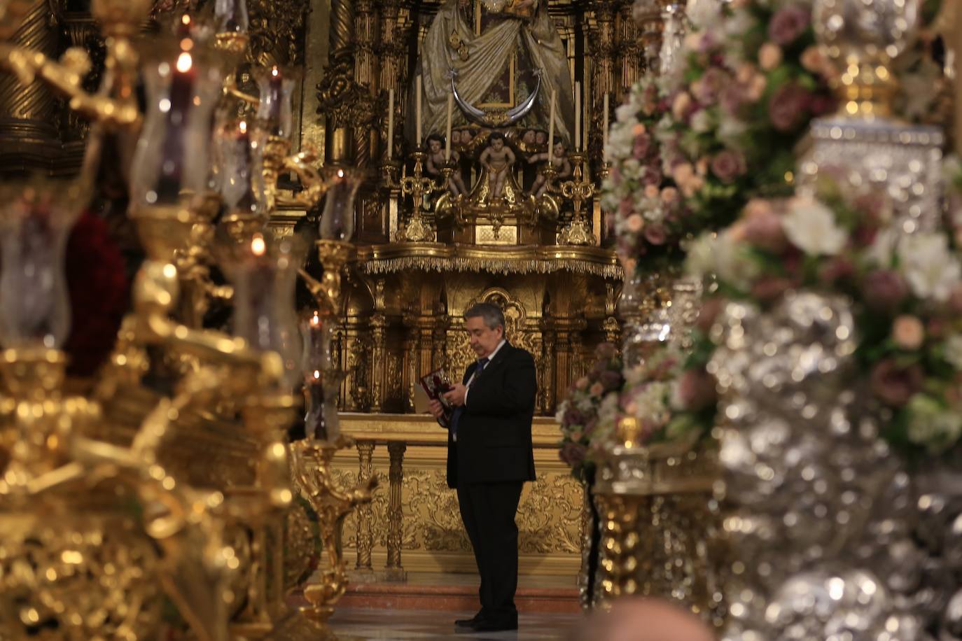 Fotos: Viernes Santo pasado por agua en Cádiz