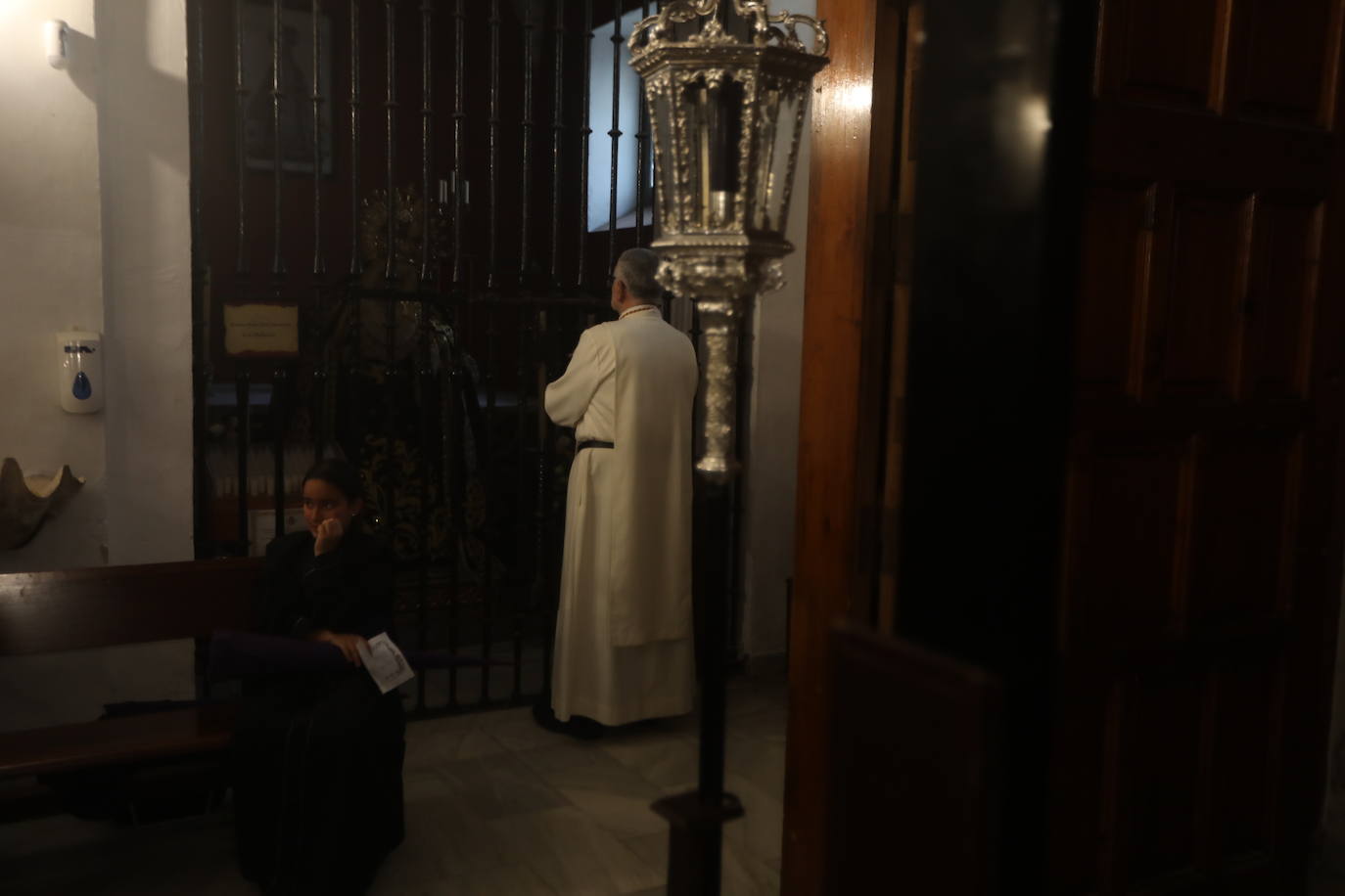 Fotos: Viernes Santo pasado por agua en Cádiz