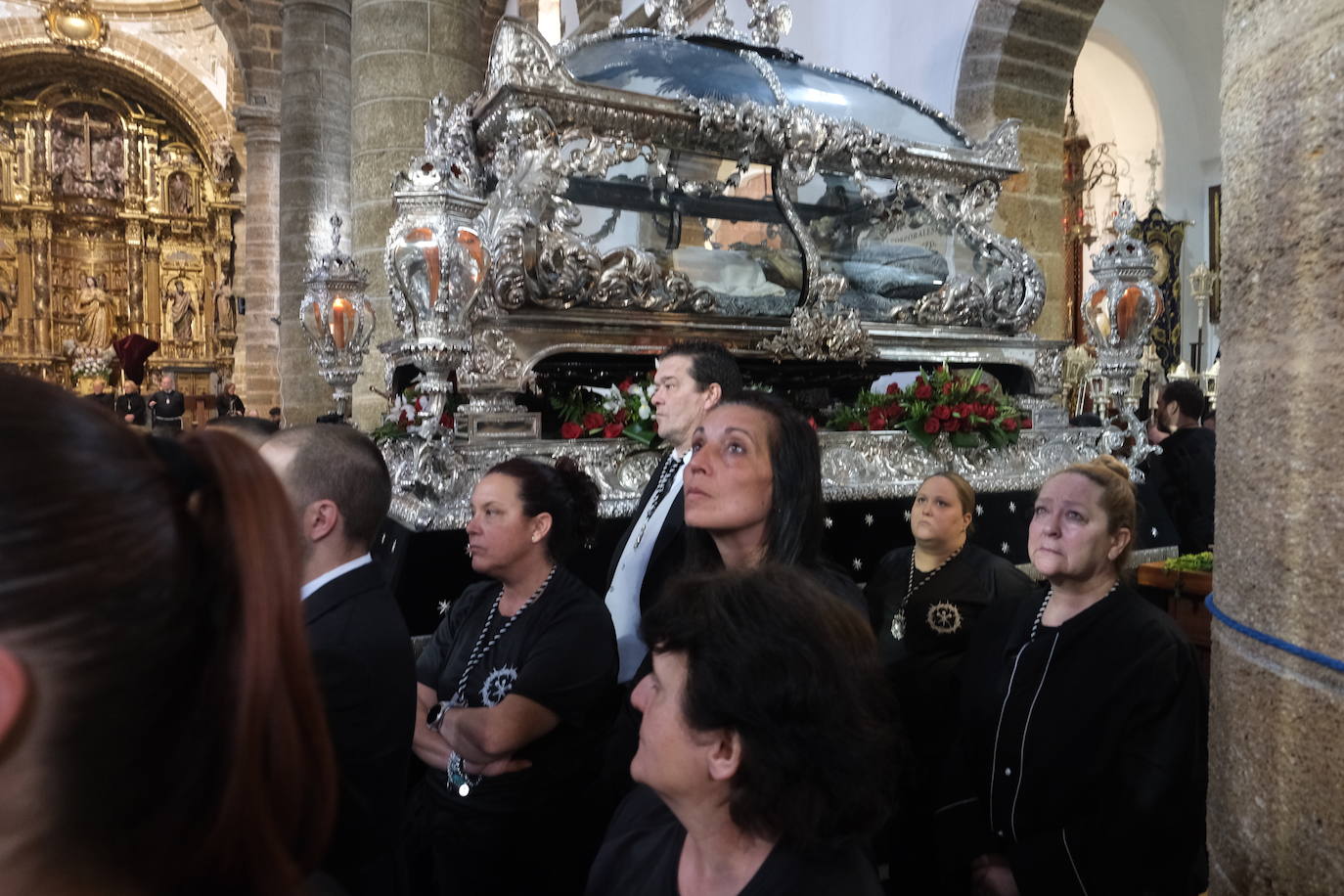 Fotos: Santo Entierro este Sábado Santo en la Semana Santa de Cádiz 2024